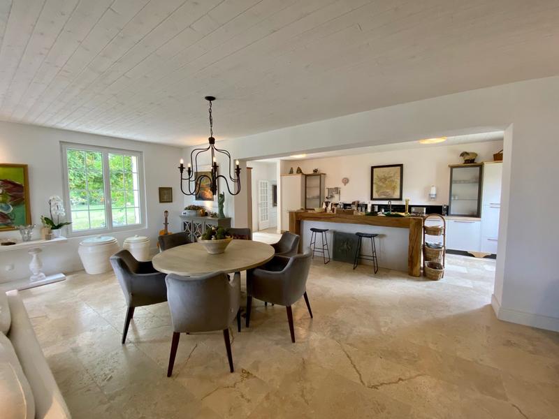 Maison traditionnelle - 170 m² - 4 pièces