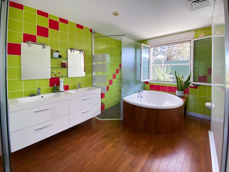 Maison - 198 m² - 9 pièces