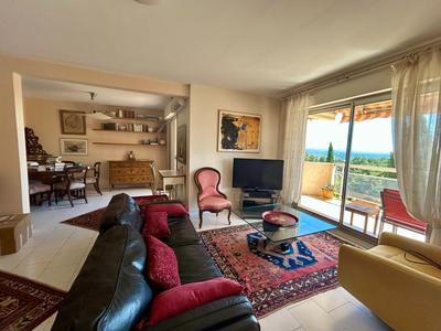 Appartement - 101 m² - 4 pièces