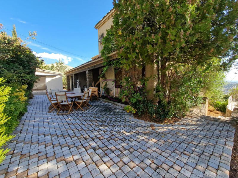 Villa - 160 m² - 6 pièces