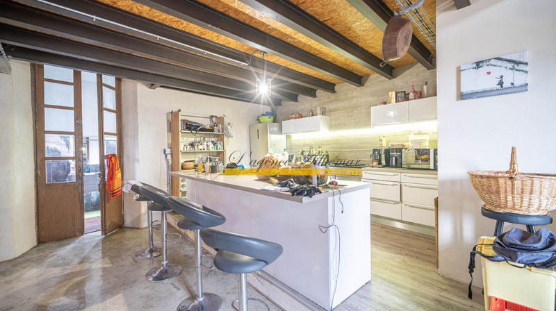 Maison de village - 473 m² - 12 pièces