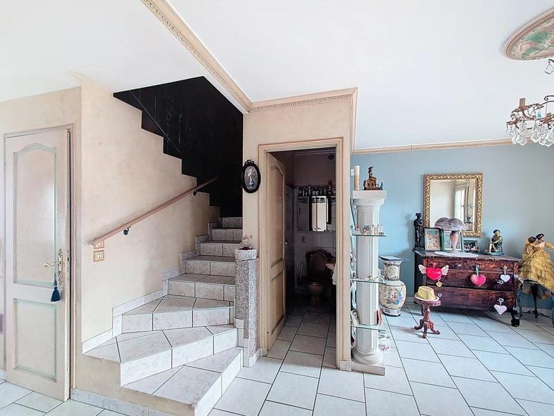 Maison - 200 m² - 6 pièces