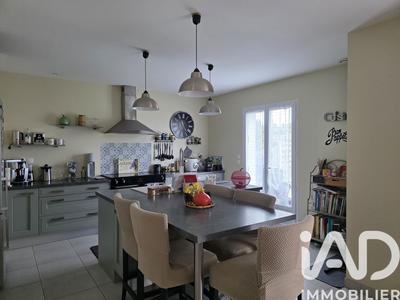 Maison - 250 m² - 17 pièces