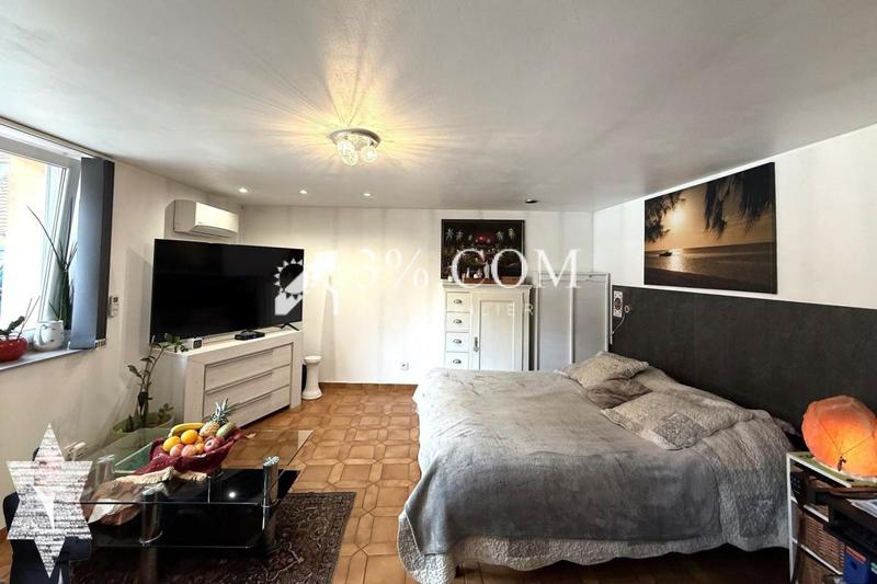 Propriété - 300 m² - 13 pièces