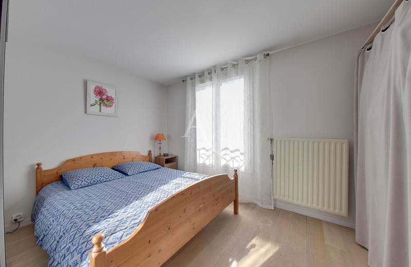 Maison - 215 m² - 8 pièces