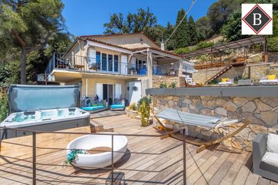 Maison - 227 m² - 5 pièces