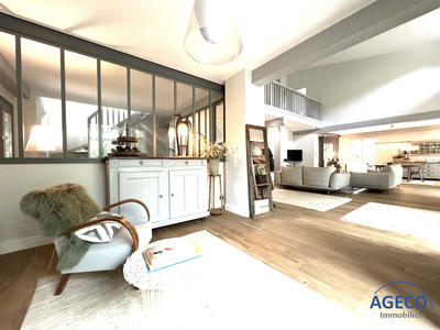 Villa - 348 m² - 6 pièces