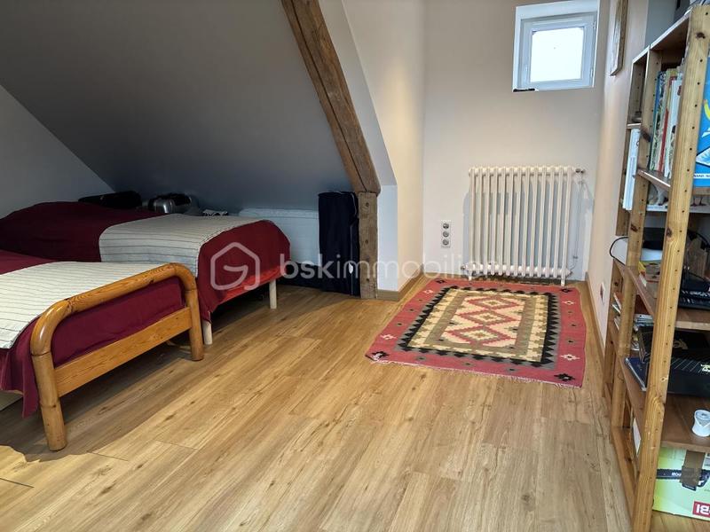 Demeure - 250 m² - 11 pièces