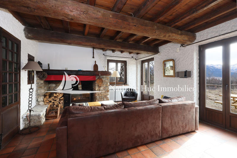 Maison - 210 m² - 8 pièces