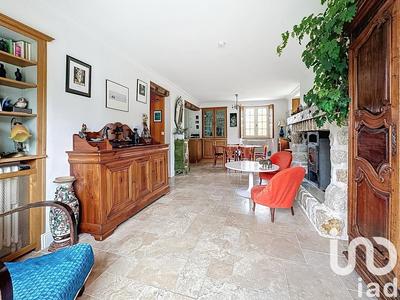 Maison - 230 m² - 6 pièces