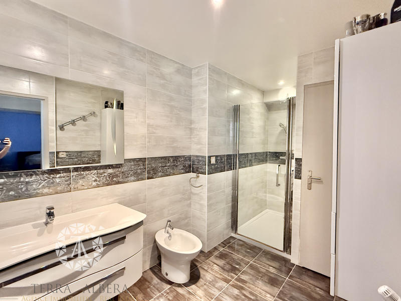 Villa - 254 m² - 10 pièces