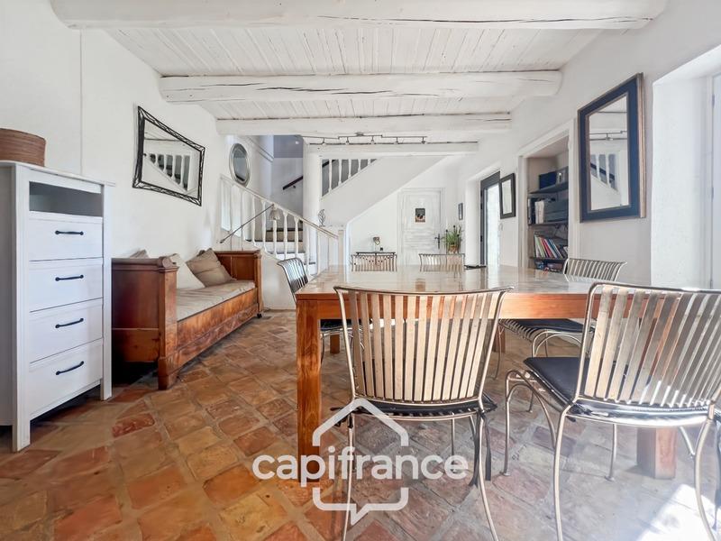 Maison en pierre - 254 m² - 7 pièces