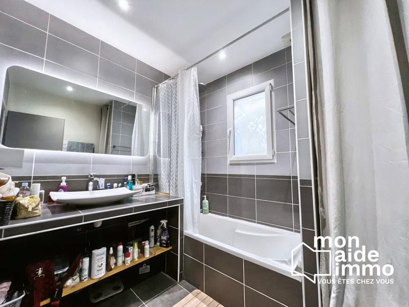 Maison - 98 m² - 5 pièces