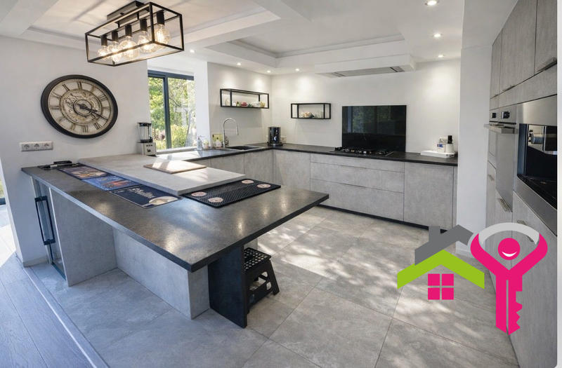 Maison - 93 m² - 6 pièces