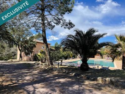 Maison - 300 m² - 10 pièces