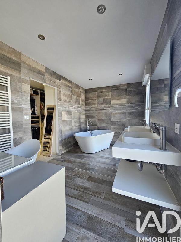 Maison - 158 m² - 5 pièces