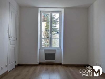 Maison en pierre - 80 m² - 4 pièces