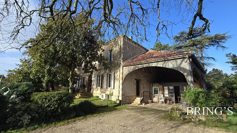 Maison ancienne - 283 m² - 8 pièces