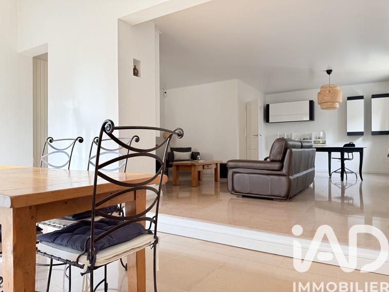 Maison - 271 m² - 9 pièces