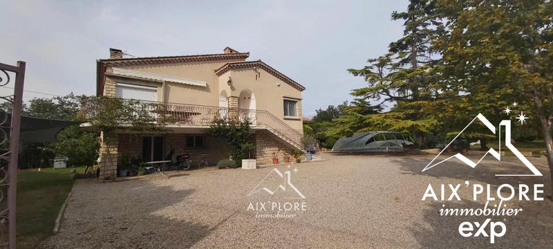 Maison - 180 m² - 4 pièces