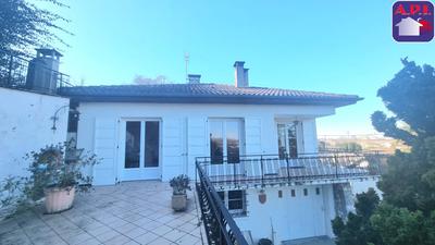 Maison - 174 m² - 7 pièces