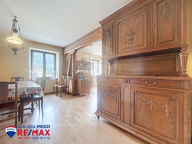 Maison - 255 m² - 9 pièces