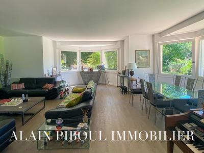 Maison - 200 m² - 6 pièces