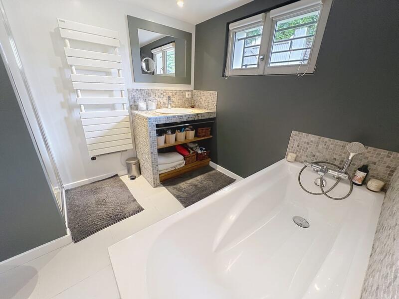 Villa - 200 m² - 6 pièces