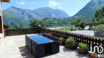 Maison - 310 m² - 7 pièces