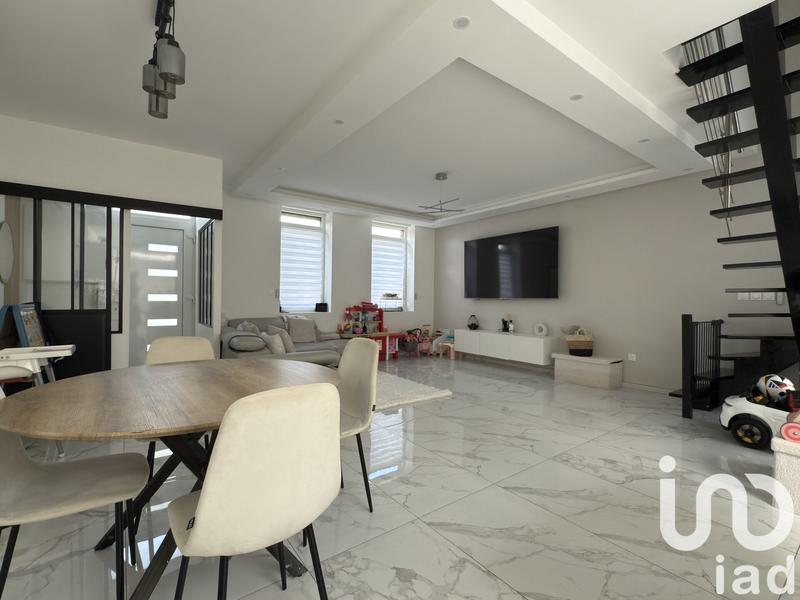 Maison - 98 m² - 4 pièces