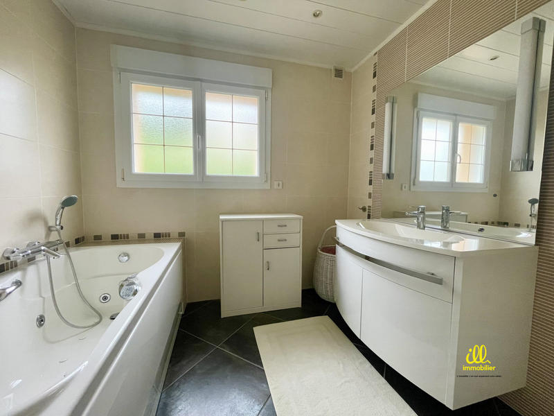 Maison - 156 m² - 7 pièces