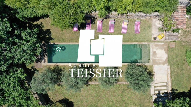 Maison - 434 m² - 11 pièces