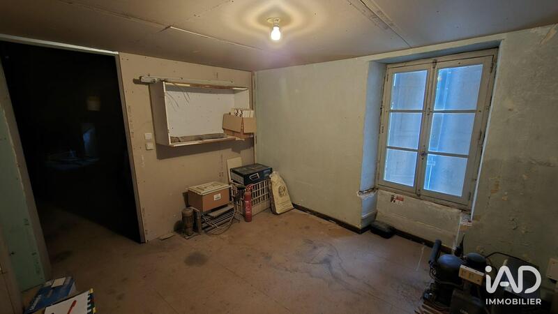 Local commercial - 210 m² - 5 pièces