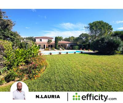 Maison - 240 m² - 6 pièces