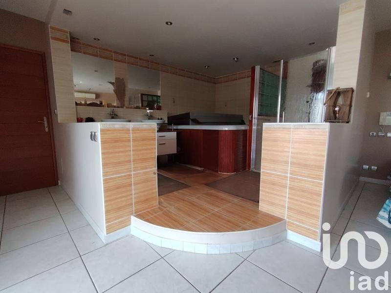 Maison - 237 m² - 5 pièces