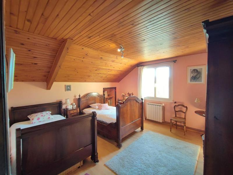 Propriété - 231 m² - 7 pièces