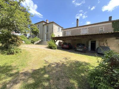 Maison de maîtres - 372 m² - 10 pièces