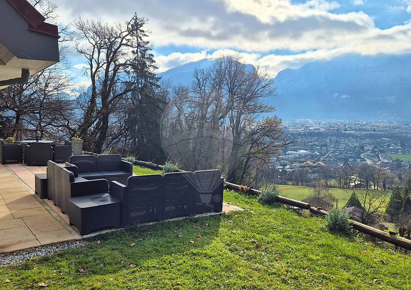 Maison - 183 m² - 5 pièces