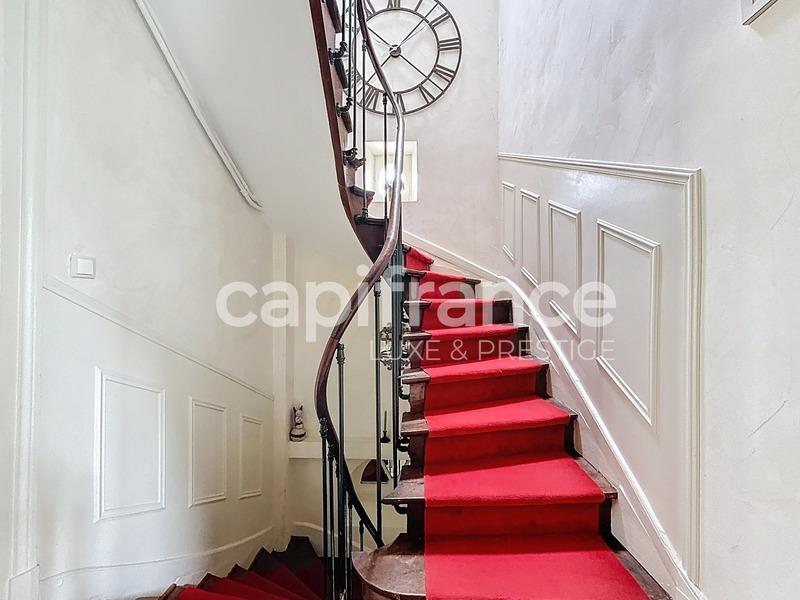 Maison - 420 m² - 13 pièces