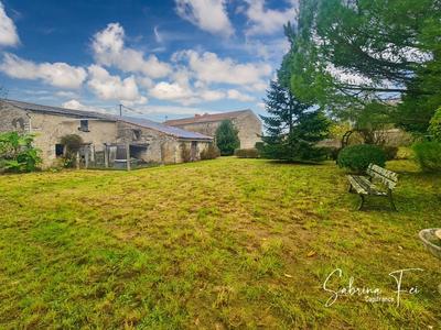 Propriété - 245 m² - 7 pièces