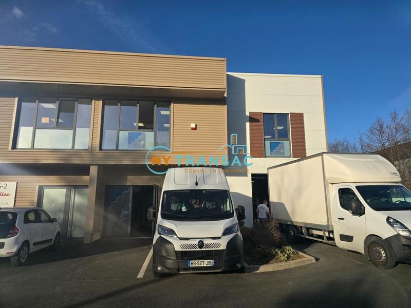 Local d'activités - 221 m²