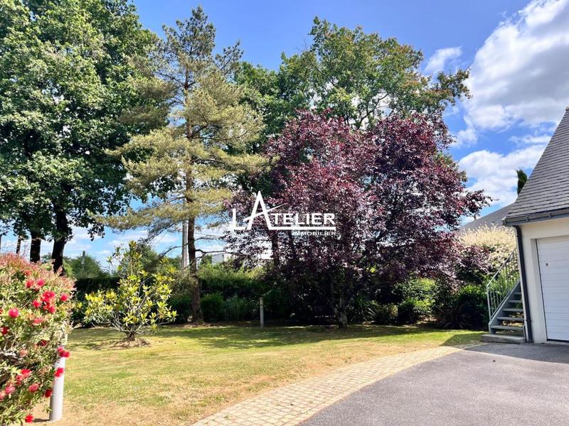 Demeure - 233 m² - 9 pièces