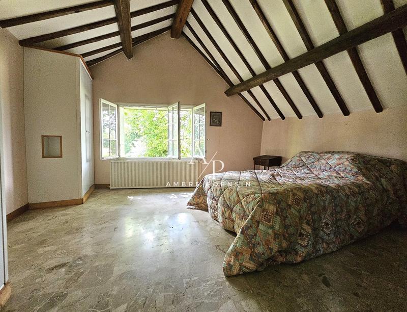 Maison - 301 m² - 9 pièces