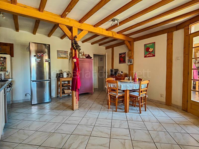 Maison en pierre - 287 m² - 9 pièces