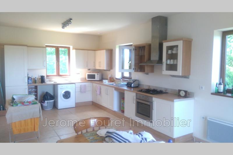 Maison - 900 m² - 6 pièces