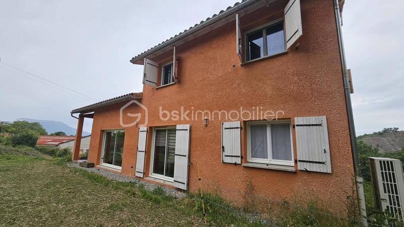 Maison - 166 m² - 6 pièces