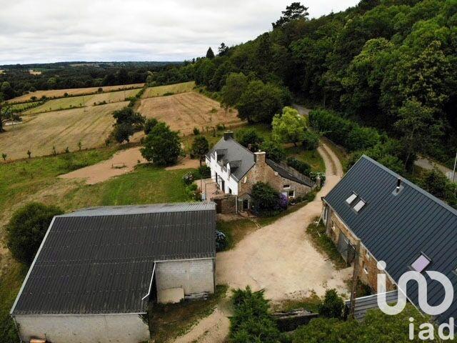 Maison - 210 m² - 7 pièces