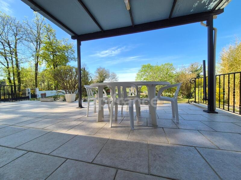 Maison - 205 m² - 6 pièces