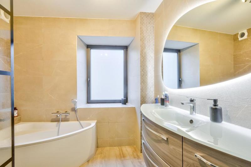 Maison - 168 m² - 6 pièces