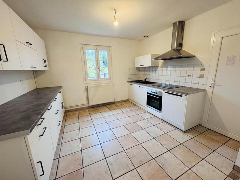 Maison - 90 m² - 4 pièces